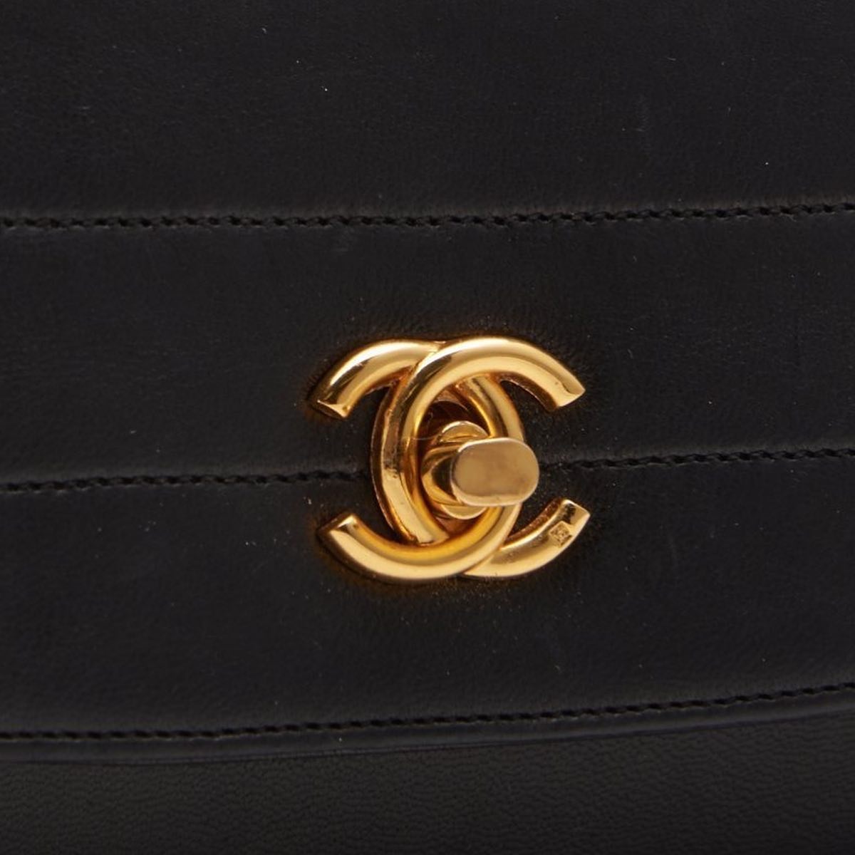 CHANEL Half Moon 24cm 有卡 有盒 有塵袋