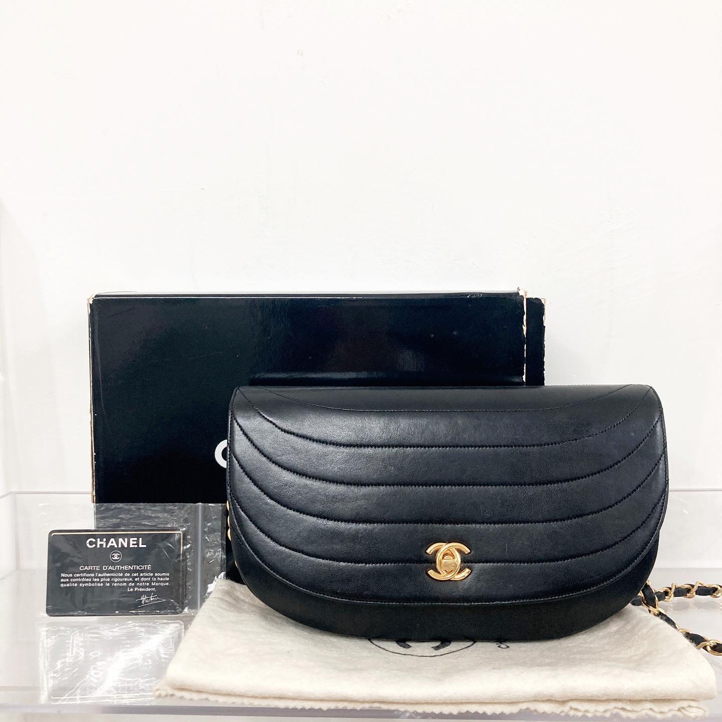 CHANEL Half Moon 24cm 有卡 有盒 有塵袋