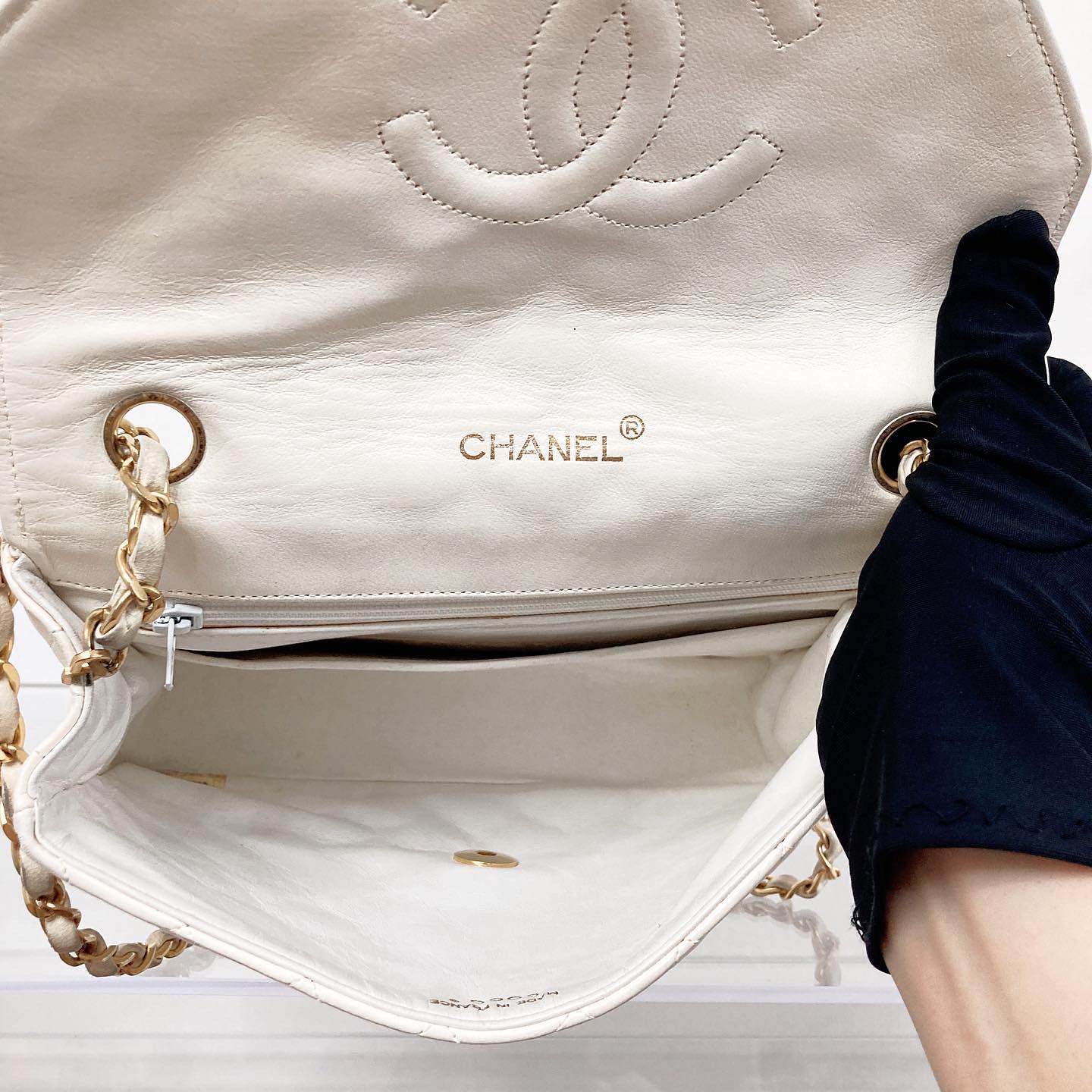 Chanel White 22cm 大全套 有卡 有貼 有塵袋 有盒