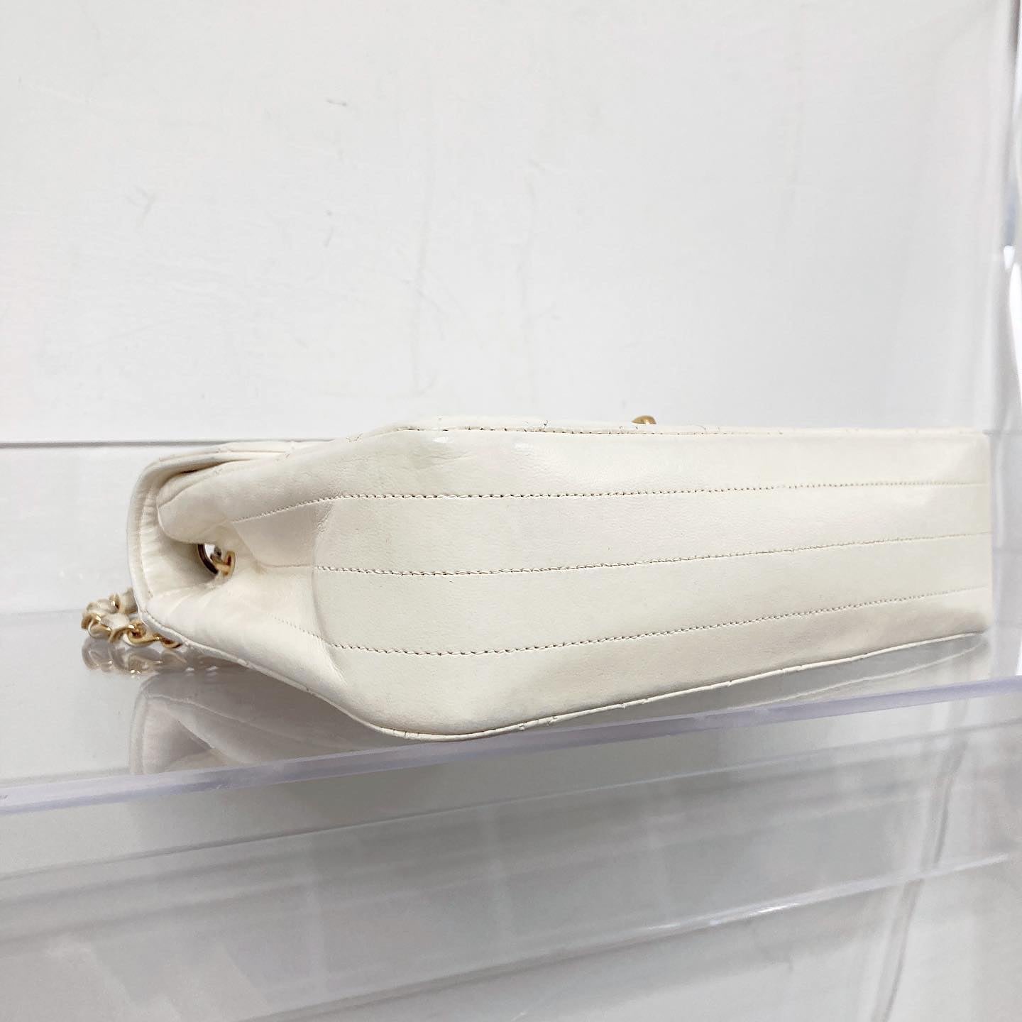 Chanel White 22cm 大全套 有卡 有貼 有塵袋 有盒